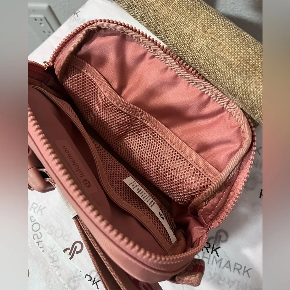 LULULEMON NWT AUTHENTIC EVERYWHERE WORDMARK 1L BELT BAG